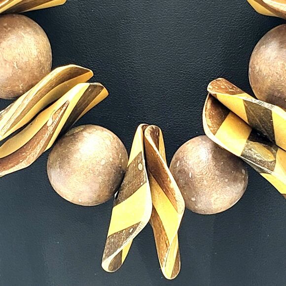 Wood Banded Striped Discs Round Beads Necklace Chunky Vintage Clasp Gold Tone - Picture 5 of 10